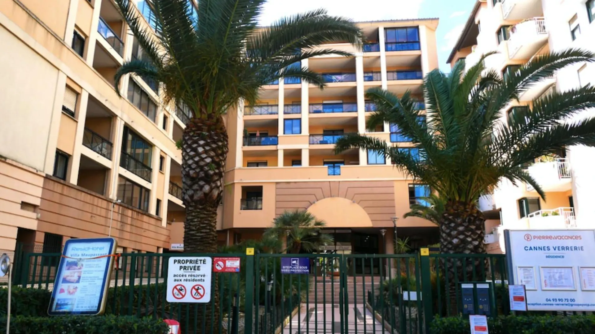 Splendid Sea View - 2 Comfy Rooms - Swimming Pools Cannes 0*,  France